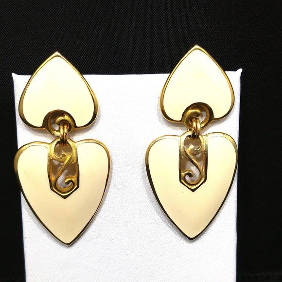 Vintage Berebi Cream Enamel Heart Drop Earrings 1980s Signed - Picture 6 of 10